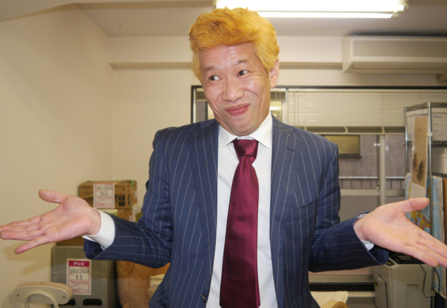 Japanese PM’s “low-level English” tweet to Donald Trump reportedly slammed by his own party