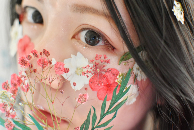 It takes only two simple steps to achieve this gorgeous springtime look【Pics】