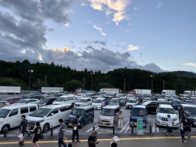 The reasons why Japanese highway rest stops have angled parking