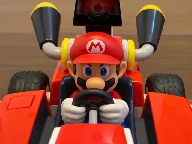 Foreign street kart driver crashes into taxi after ignoring road sign in Tokyo